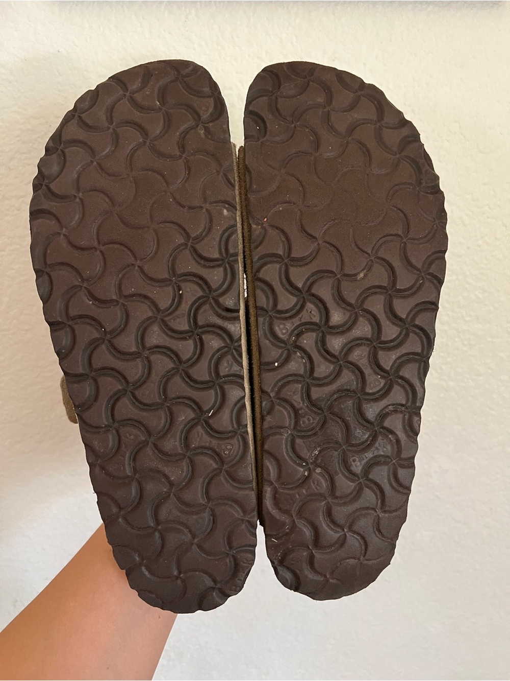 Birkenstock Arizona Tan Suede Sandals Size 41 L10 -10.5 M 8 -8.5. Regular fit - Picture 8 of 16